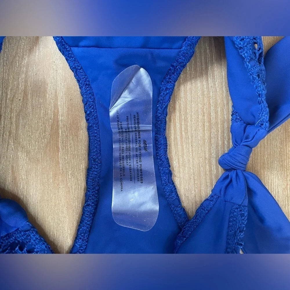 New aerie royal blue crochet bikini bottoms with tie sides, hygienic liner; L